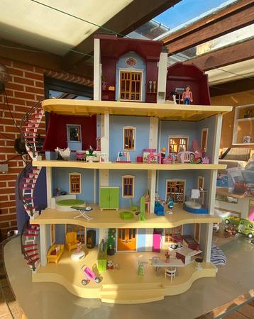Maison Playmobile avec accessoires