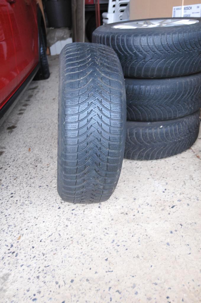 Pneus hivers, Auto-onderdelen, Banden en Velgen, Banden en Velgen, Winterbanden, 16 inch, 205 mm, Personenwagen, Gebruikt, Ophalen