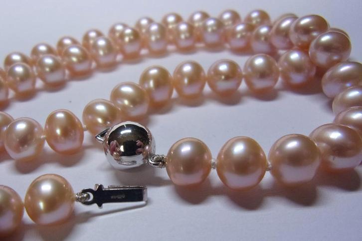 Parelketting – roze – 46 cm – 14K witgouden slot - nieuw, Bijoux, Sacs & Beauté, Colliers, Neuf, Or, Rose, Avec pierre précieuse