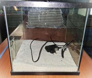 aquarium 27 liter met steentjes beschikbaar voor biedingen