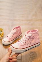 Lot kinderschoenen, Verzenden