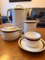 Koffie servies, Ophalen