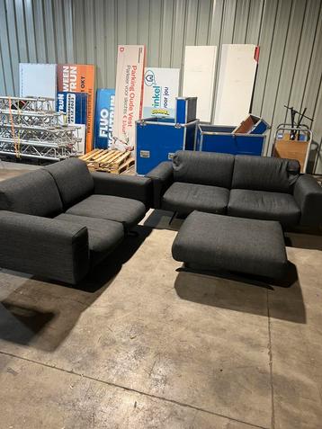 Antraciet grijs Salon 2x 2-zit met poef, Enlèvement, Utilisé, Tissus, Sober modern