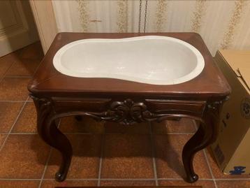Oude bidet beschikbaar voor biedingen