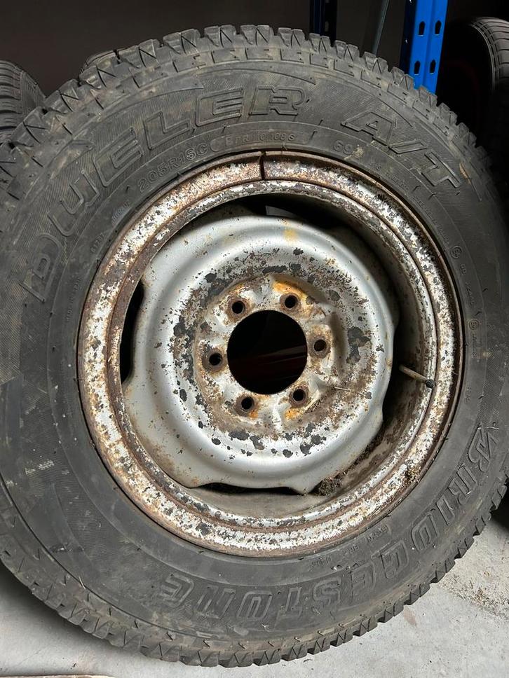 Toyota landcruiser 1990 banden en velgen, Auto-onderdelen, Banden en Velgen, Band(en), 16 inch, Ophalen