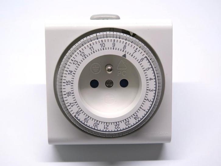 Programmateur électrique, Bricolage & Construction, Électricité & Câbles, Neuf, Prise de courant, Enlèvement