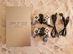 Zilvere Ps2 met twee controllers te koop., Games en Spelcomputers, Spelcomputers | Sony PlayStation 2, Ophalen, Zo goed als nieuw
