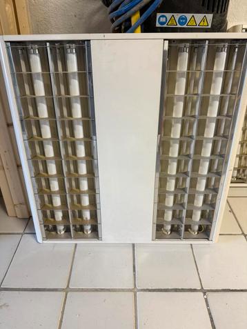 4 TL-lamp bakken wit beschikbaar voor biedingen