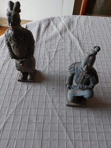 Chinese beeldjes beschikbaar voor biedingen