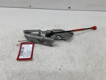 MOTORKAPSCHARNIER LINKS Golf V 4Motion (1K1) (5MO823301) beschikbaar voor biedingen