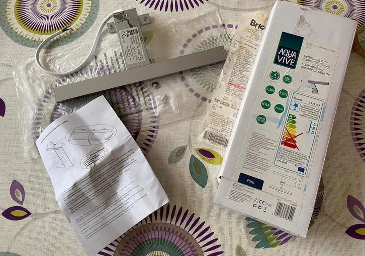 Nieuwe AquaVive LED witte 30cm verlichting!!, Huis en Inrichting, Badkamer | Badtextiel en Accessoires, Nieuw, Overige typen, Overige kleuren