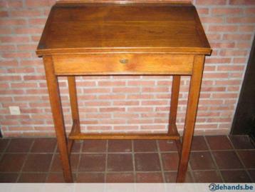 Vintage/antiek houten bureau: bruin beschikbaar voor biedingen