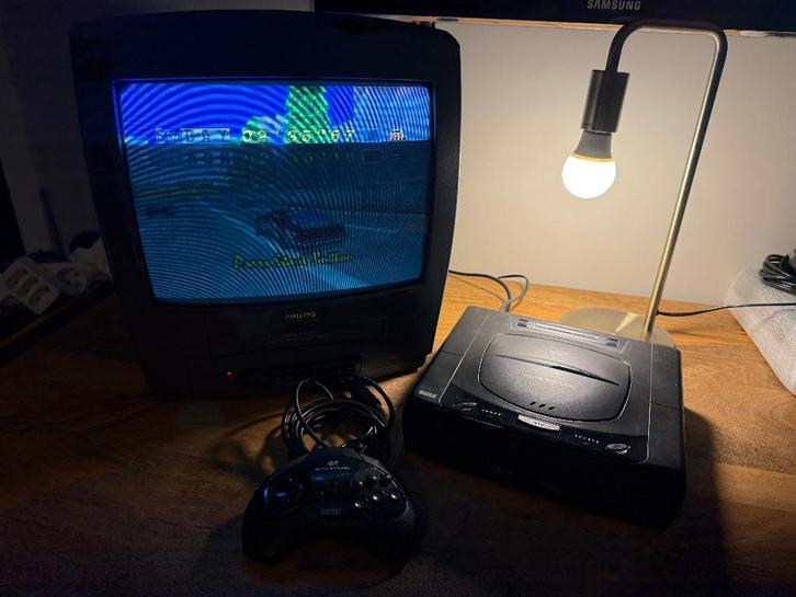 Sega Saturn v1 PAL - Compleet, Games en Spelcomputers, Spelcomputers | Sega, Gebruikt, Saturn of Dreamcast, Met 1 controller, Ophalen of Verzenden