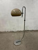 vintage staanlamp inox met ronde bruin fumé plastic kap, Huis en Inrichting, Ophalen, Gebruikt, Vintage, Metaal