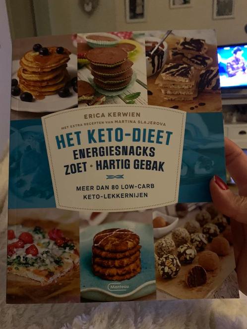 Het keto-dieet: energiesnacks, zoet en hartig gebak, Boeken, Kookboeken, Zo goed als nieuw, Ophalen of Verzenden