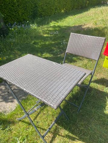 Terrastafeltje + stoel beschikbaar voor biedingen