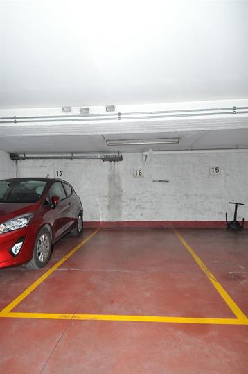 Garage à louer à Uccle disponible aux enchères