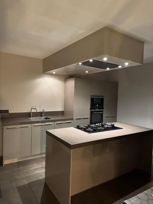 Zeer Nette Keuken met Kookeiland + Apparatuur GEDEMONTEERD, Huis en Inrichting, Keuken | Complete keukens, Overige typen, Overige kleuren