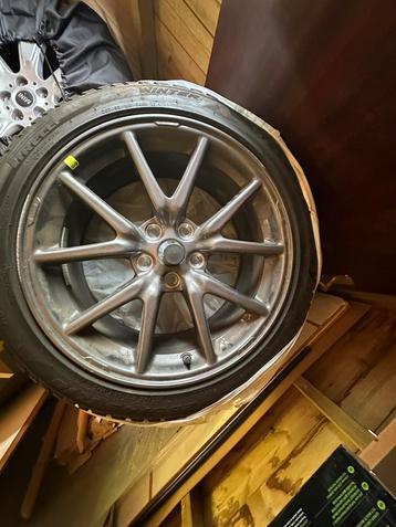 Ensemble 4 pneus hiver + 4 jantes Aero 18” - Tesla M3 2021+ beschikbaar voor biedingen
