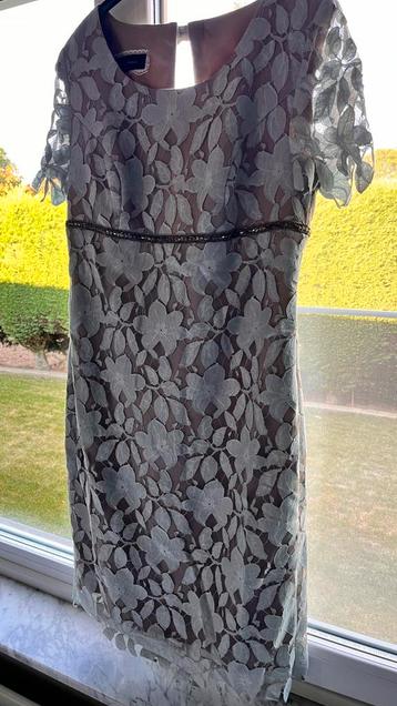 Feestjurk van Linea Raffaelli, shawl en tasje inbegrepen beschikbaar voor biedingen