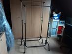 Twee verstelbare kledingrekken op wieltjes, Kleding | Dames, Kledingrekken, Ophalen of Verzenden
