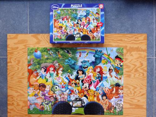 Puzzle 1000 pièces Educa - Le monde merveilleux de Disney, Hobby & Loisirs créatifs, Sport cérébral & Puzzles, Comme neuf, Puzzle