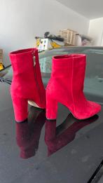 Boots rood nieuw!!!, Vêtements | Femmes, Chaussures, Enlèvement, Rouge, Pretty little thing, Neuf