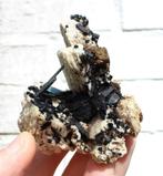 TOURMALINE noire sur ORTHOKLAAS d'Erongo en NAMIBIE, Collections, Minéraux & Fossiles, Enlèvement ou Envoi, Minéral