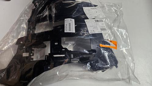 Voorbumper montage steun bracket links Mini  Cooper serie J0, Auto-onderdelen, Carrosserie, Bumper, Mini, Achter, Nieuw, Herkomst onderdeel bekend
