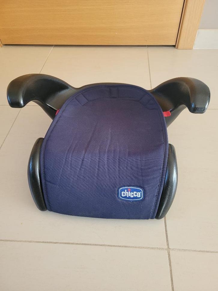 CHICCO stoelverhoger voor auto's van 15 tot 36 kg, Kinderen en Baby's, Autostoeltjes, Gebruikt, Chicco, 15 t/m 36 kg, Autogordel