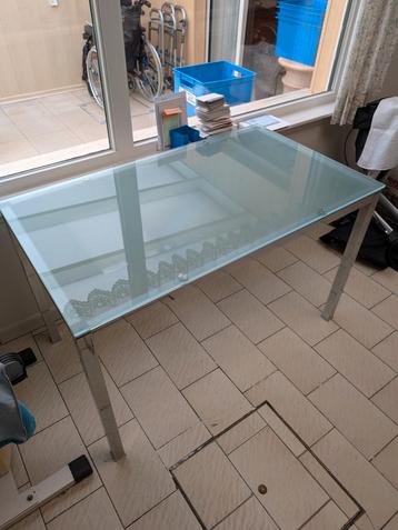 Keukentafel beschikbaar voor biedingen