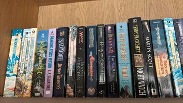 Fantasy boeken in het Engels, Nederlands en Russisch disponible aux enchères