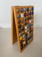 Dubbel rekje met verzameling 120 champagne capsules, Ophalen
