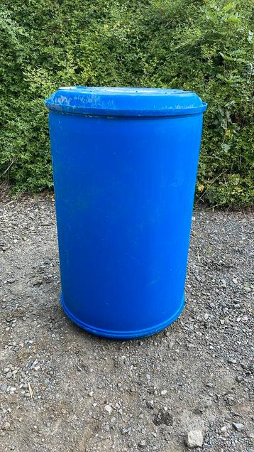 Fut 200 litres pour eau de pluie  beschikbaar voor biedingen