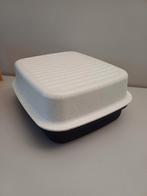 Boîte à pain Tupperware, Enlèvement, Boîte