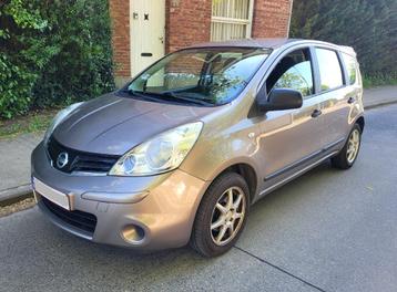 Nissan Note 1.4 essence 164000 km, Autos, Nissan, Achat, Boîte manuelle, Noir, 5 portes