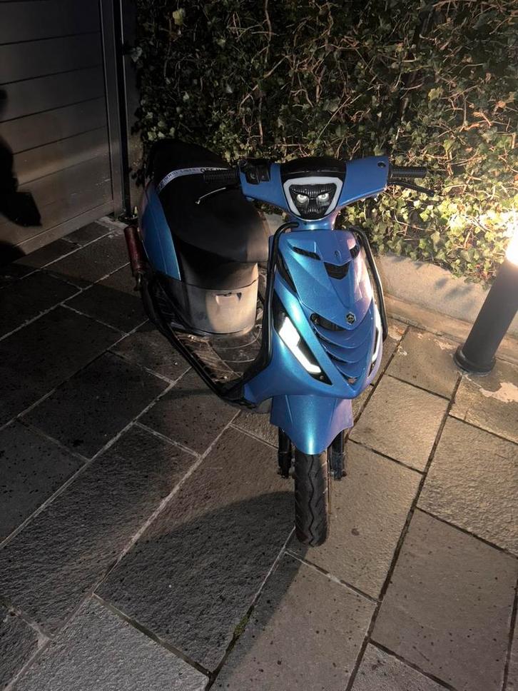 Zip A-klasse, Fietsen en Brommers, Scooters | Piaggio, Zo goed als nieuw, Zip, Klasse A (25 km/u), Benzine, Ophalen of Verzenden