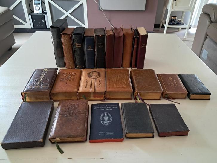 Lot Missaals en vespersboeken, Verzamelen, Religie, Boek, Ophalen of Verzenden