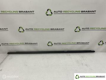 Raamrubber Links Achter BMW 1 Serie F20 NIEUW 51347240845 beschikbaar voor biedingen