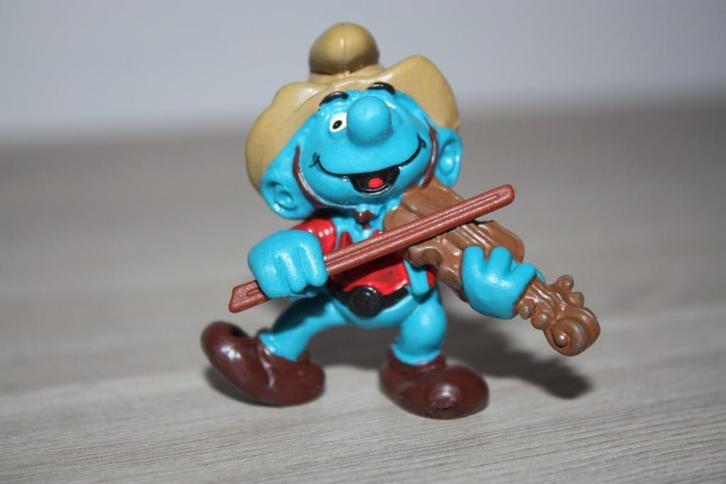 Violist smurf , schleich 1982 , Peyo , als nieuw, Verzamelen, Smurfen, Zo goed als nieuw, Poppetje, Figuurtje of Knuffel, Muzieksmurf