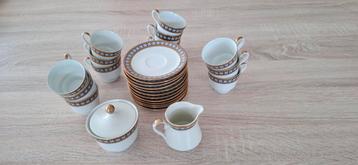 Koffieset van fijn porselein met gouden rand, Antiek en Kunst, Antiek | Servies compleet, Ophalen of Verzenden