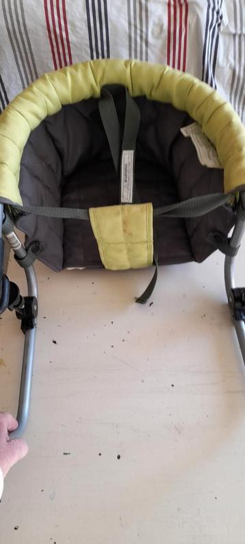 Tafelhangstoel beschikbaar voor biedingen