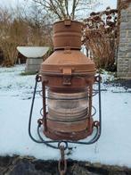 Ancienne lampe de pont de bateau, Enlèvement