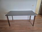 Tafel met inox poten, Ophalen, Zo goed als nieuw