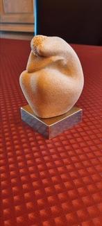 sculpture en pierre sur socle en bronze, Enlèvement ou Envoi