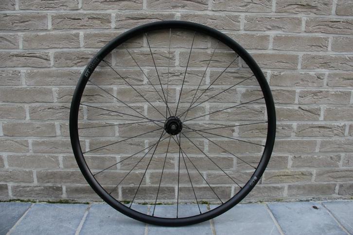 DT Swiss R470 (voorwiel - aluminium), Fietsen en Brommers, Fietsonderdelen, Zo goed als nieuw, Racefiets, Wiel, Ophalen