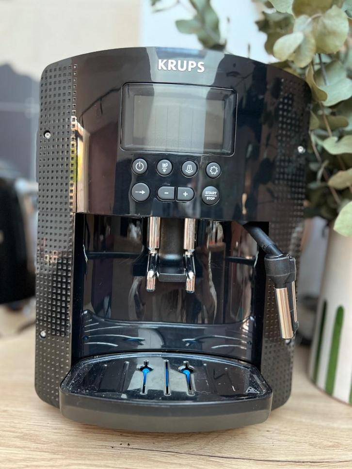 Volautomatische espressomachine + melkopschuimer, Elektronische apparatuur, Koffiezetapparaten, Zo goed als nieuw, Koffiebonen