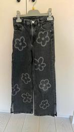 Flower power jeans H&M zwartt met bloemen, Kinderen en Baby's, Kinderkleding | Maat 134, Broek, Meisje, H&M, Ophalen of Verzenden