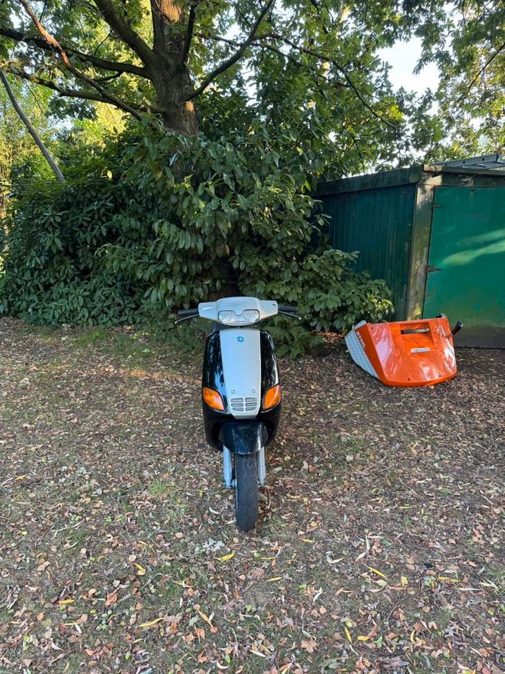 Piaggio zip type 3 - 6,000km! - collectors item, Fietsen en Brommers, Scooters | Piaggio, Zo goed als nieuw, Zip, Klasse B (45 km/u)