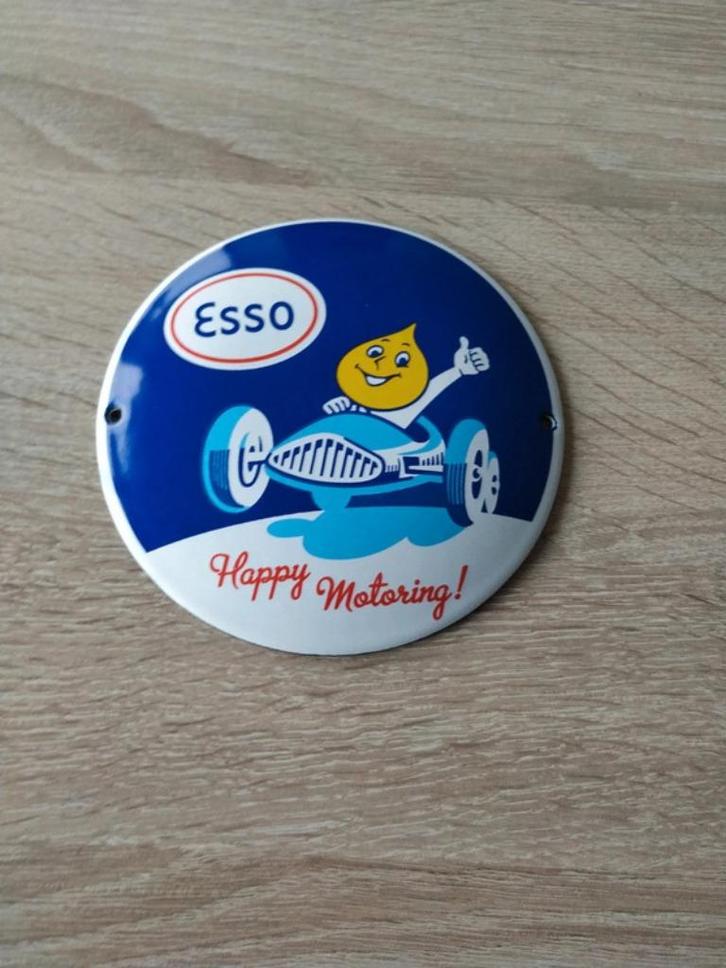 Petite plaque émaillée bombée esso happy motoring !, Collections, Marques & Objets publicitaires, Comme neuf, Autres types, Enlèvement ou Envoi